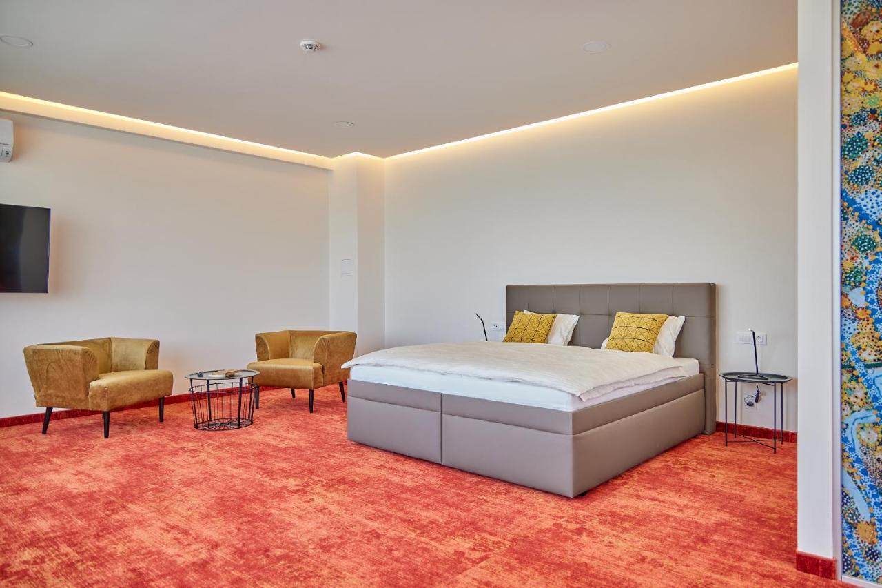 Hotel Hertz Hradec Kralove Exterior photo